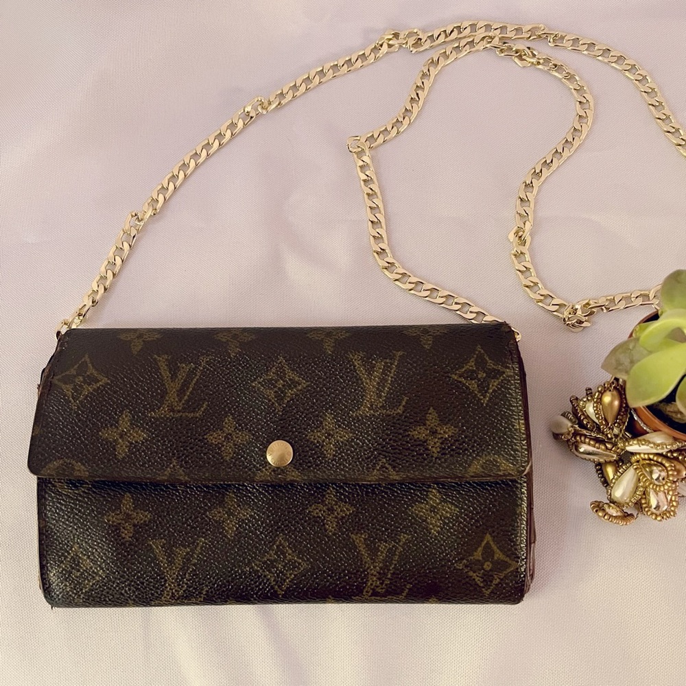 LOUIS VUITTON Large Wallet / Clutch/ Cross AUTHENTIC Does not include the chain